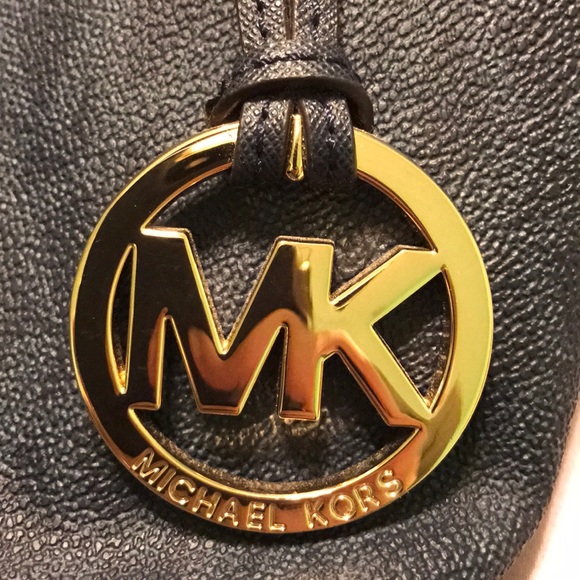 Michael Kors Jet Set Medium Top Zip Snap Tote - Picture 7 of 8